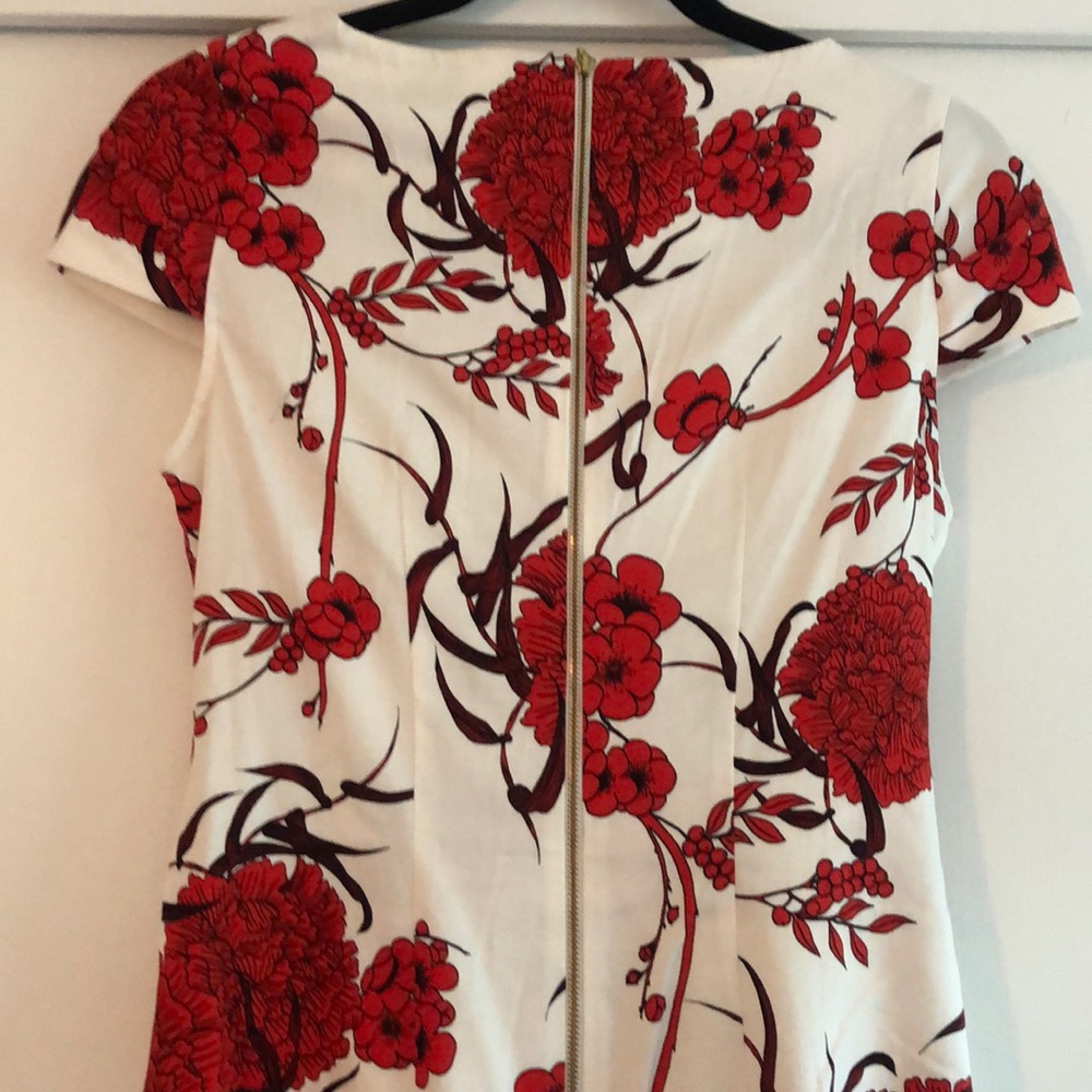 ASOS Closet London Tie Back Short Sleeve Dress In Large Floral Print - Picture 8 of 9